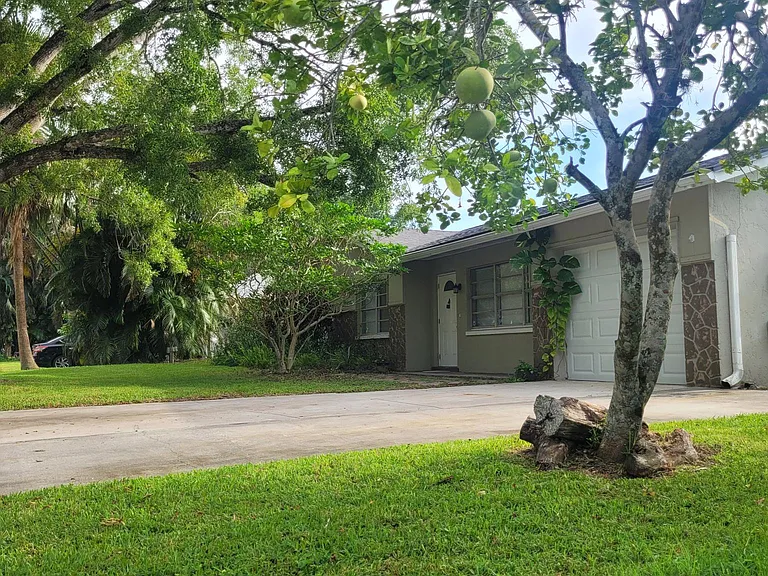 1591 Sunkist Way — Photo 10