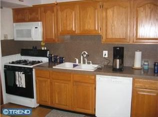 16 Evergreen Ln, Hamilton, NJ 08690