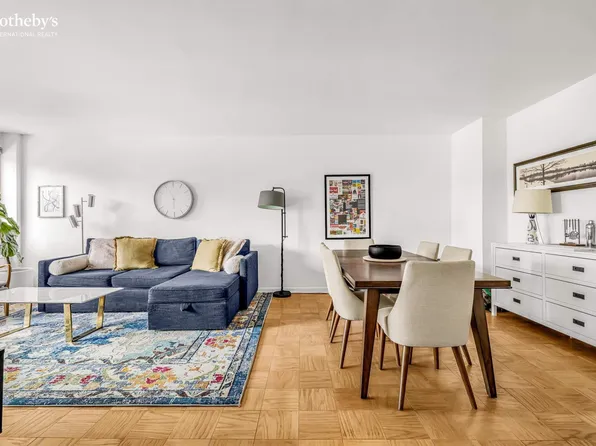 211 East 53rd Street image 2 of 11