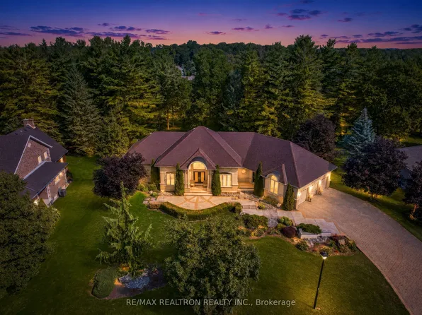24 Maplehyrn Ave, East Gwillimbury, ON L0G 1V0