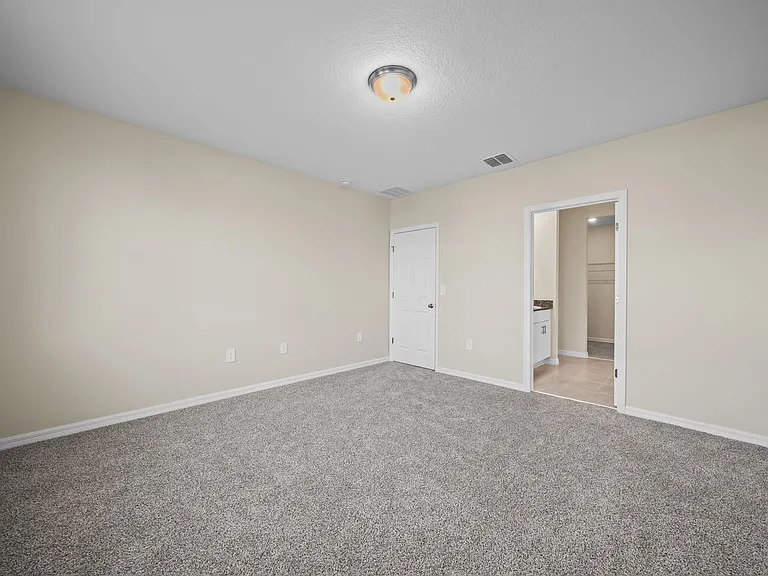 520 Kennedy Dr — Photo 8