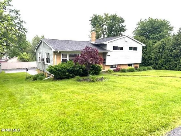 1539 Grant Ave, Altoona, PA 16602