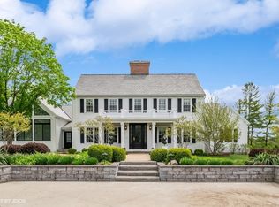 343 Old Sutton Rd, Barrington, IL 60010