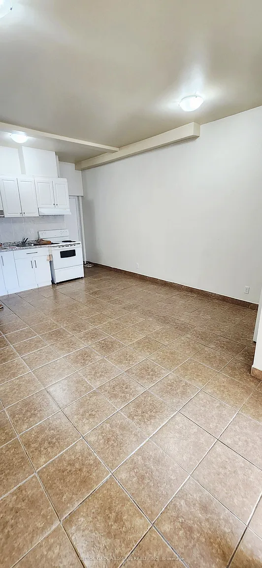 1040A Saint Clair Ave W photo 1