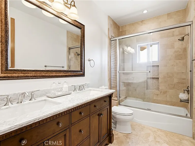 1207 Harkness Ln — Photo 26