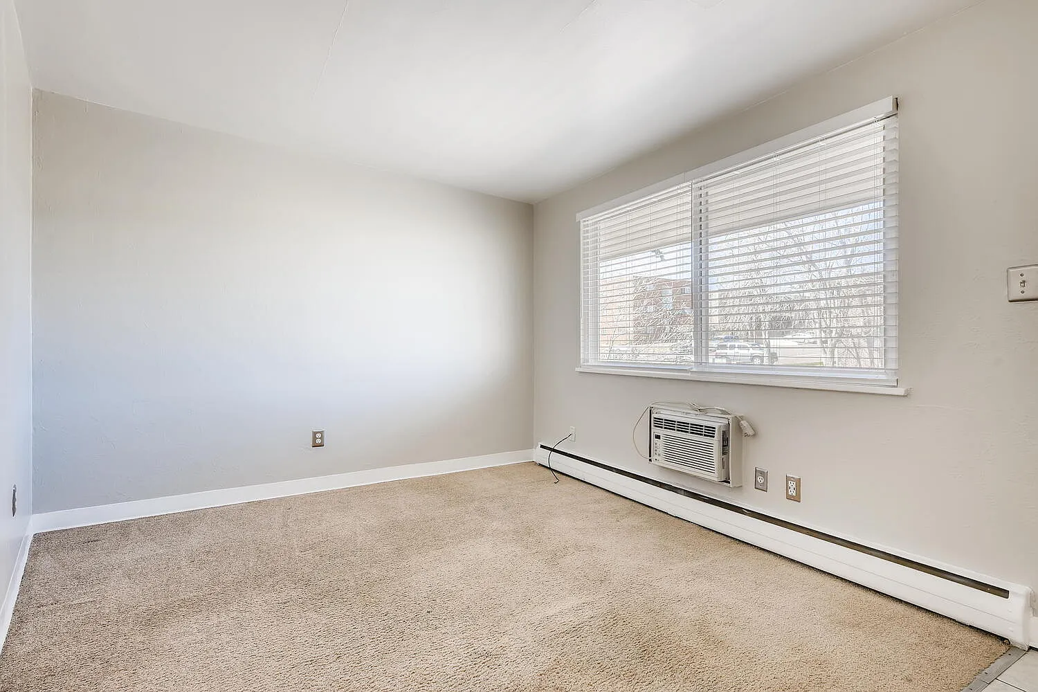 5540 S Sherman St — Photo 3