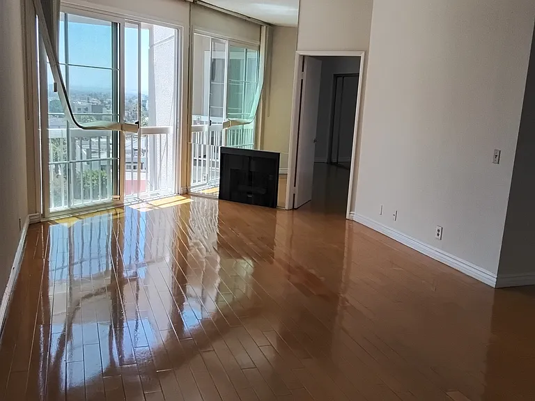 Wilshire Villa — Photo 40