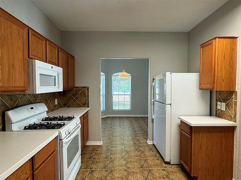19543 Clevera Walk Ln — Photo 10