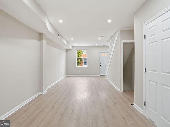 5th image of 2710 Mura St