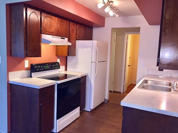 5th image of 405 NE 85th St Unit 5-E
