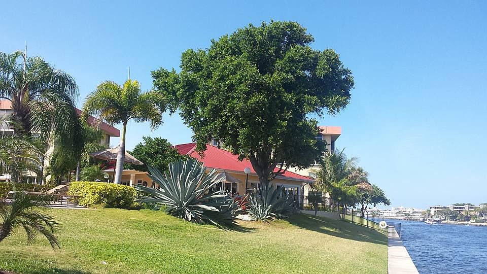 Clubhouse on intracoastal