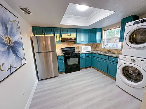 2370 Leon Ave #4 Photo 1
