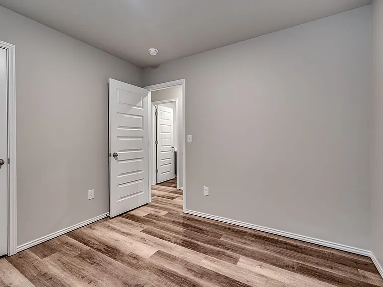 9724 Saddle Dr — Photo 23
