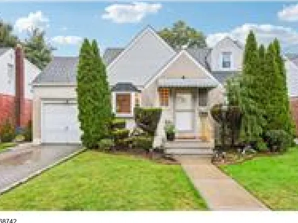 4-40 Grunauer Pl, Fair Lawn Boro, NJ 07410