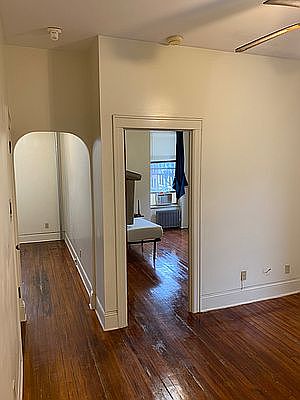 2nd image of 92 Underhill Ave #2