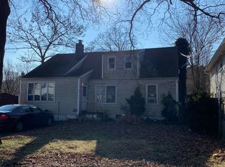 22 Bennington St, Melville, NY 11747
