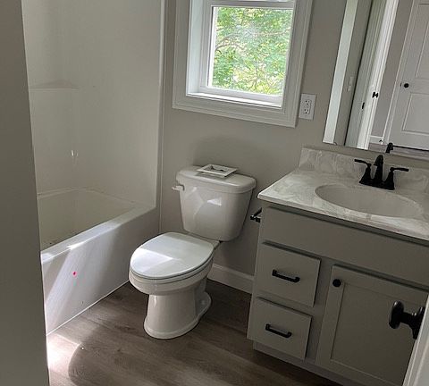 5th image of 621 W Main St #621