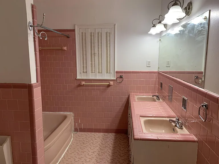 304 S Brundidge St #A — Photo 3