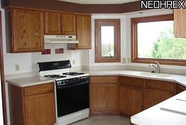 3rd image of 4877 Squire Dr
