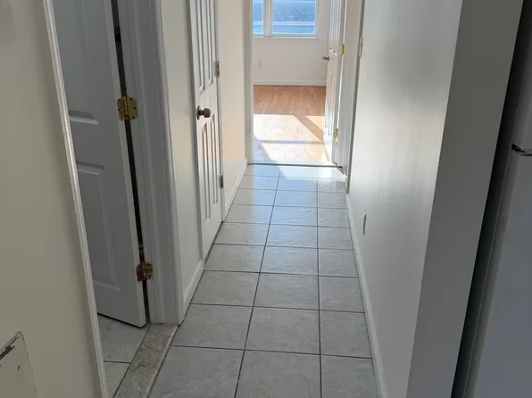 87-06 Queens Boulevard image 9 of 12