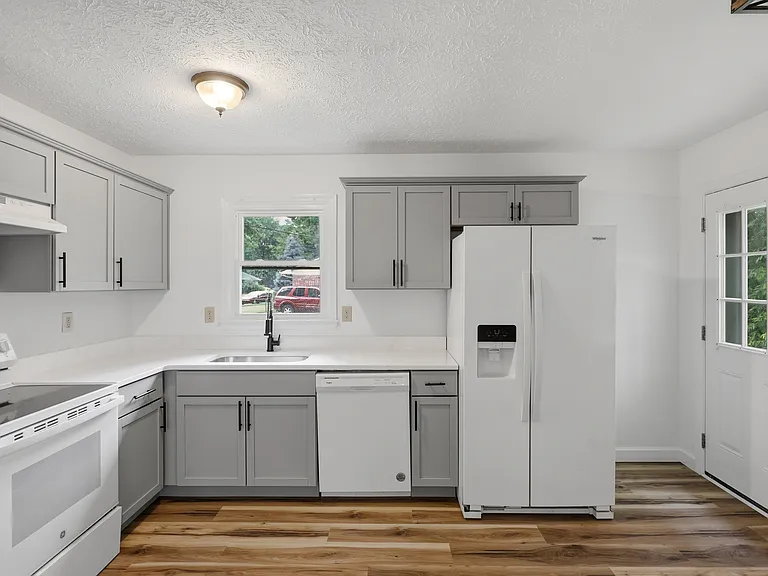 199 Dunroven Dr — Photo 8