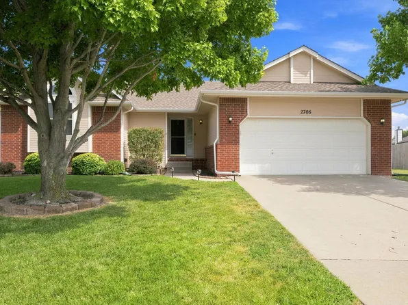 2706 N Meadow Oaks Ct, Wichita, KS 67220