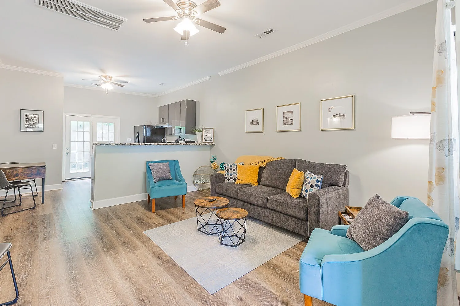 2 bed, 939 sqft, $1,950 — Photo 3
