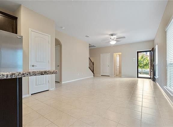 3rd image of 9929 Cottontail Ln
