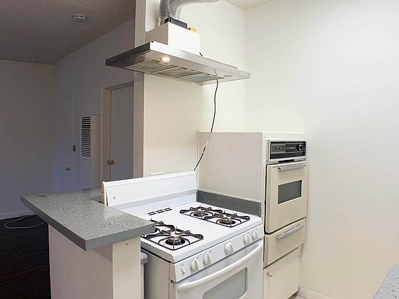 4th image of 1808 W Sumac Ln APT 7