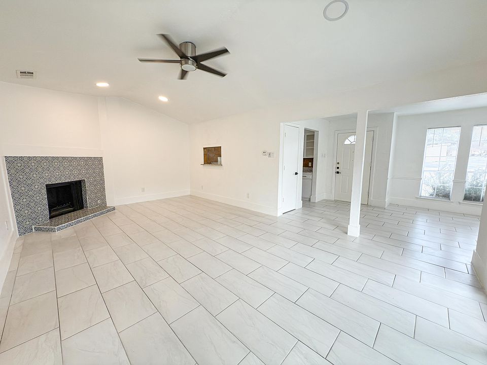 1st image of 7526 Thistle Ln #7528