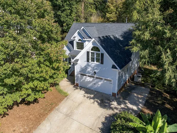 4508 Crabtree Pines Ln, Raleigh, NC 27612