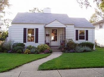 1st image of 818 N Walnut Ave
