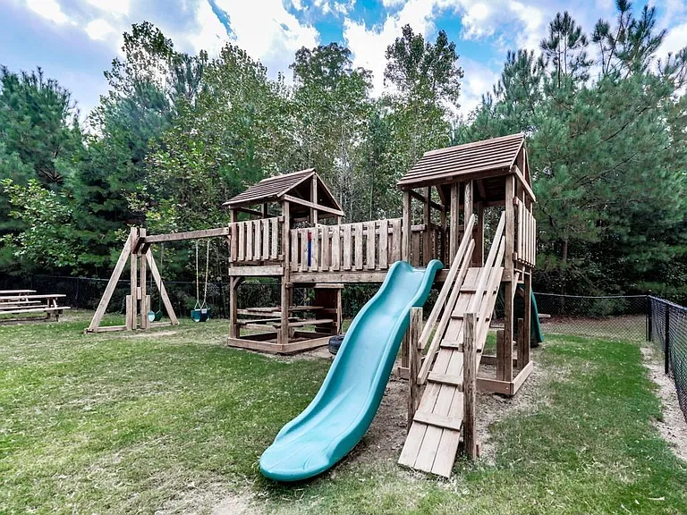322 Hidden Creek Ln — Photo 40