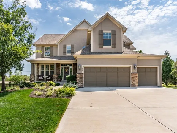 15821 England St, Overland Park, KS 66221