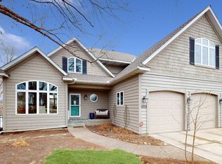 689 Heron Cir N, Oakdale, MN 55128