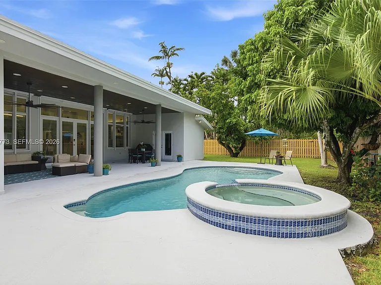 15845 SW 87th Ave — Photo 48