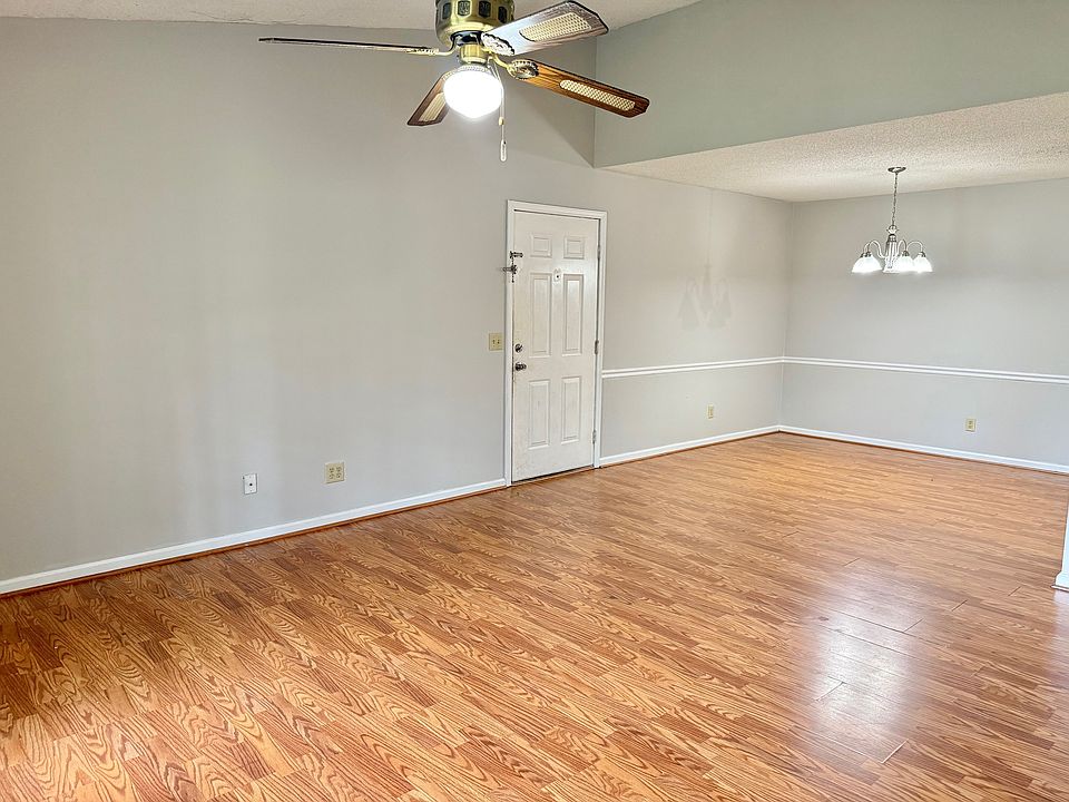 1st image of 1215G Brittany Dr