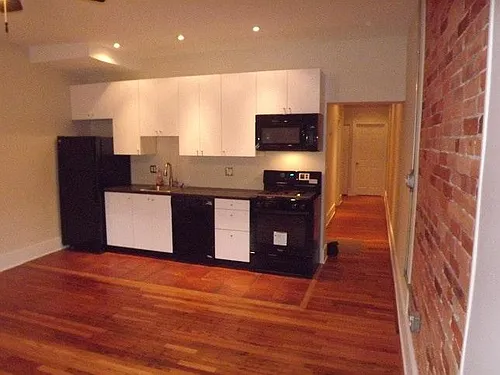 324 N 52nd St #2 Photo 1