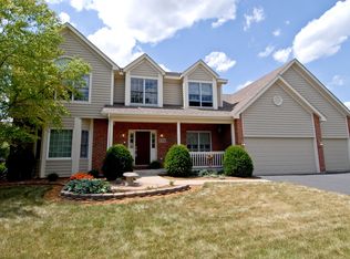 120 Grays Ct, Oswego, IL