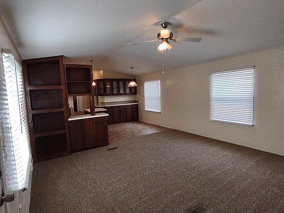 Entrance/Living room
