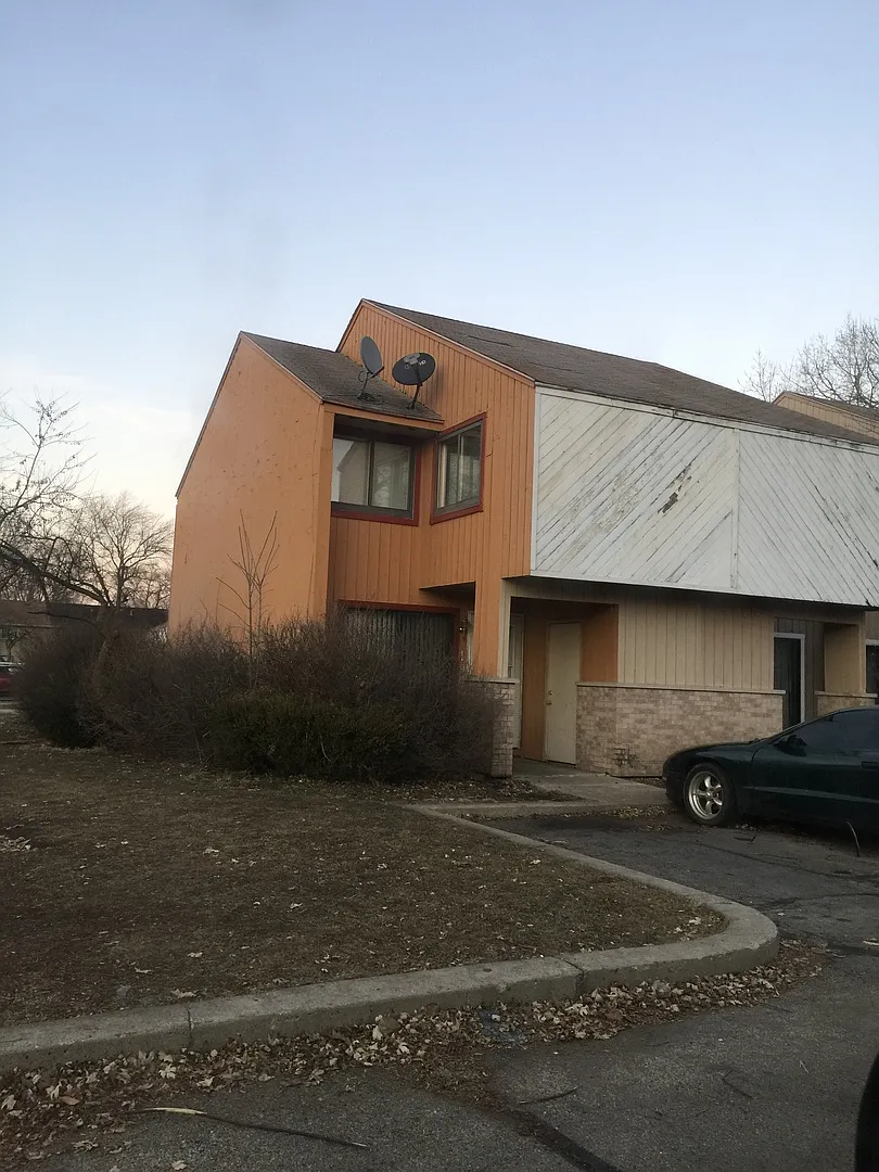 1992 Stanford Ct photo 1