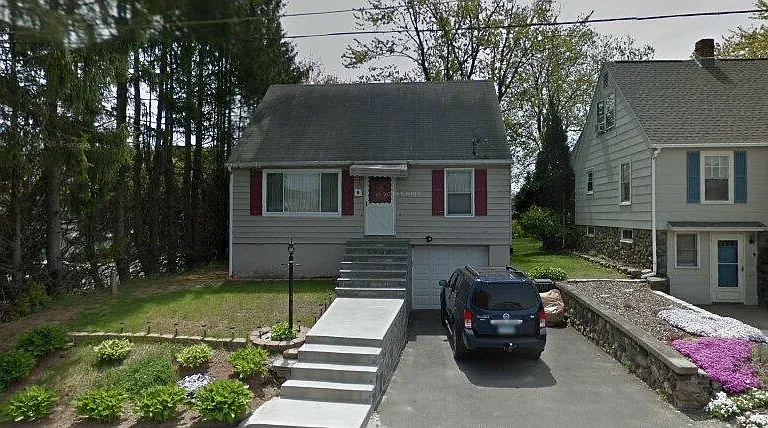 54 Ramona Ave — Photo 1
