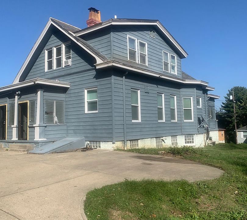 1st image of 1703 1st Ave #1