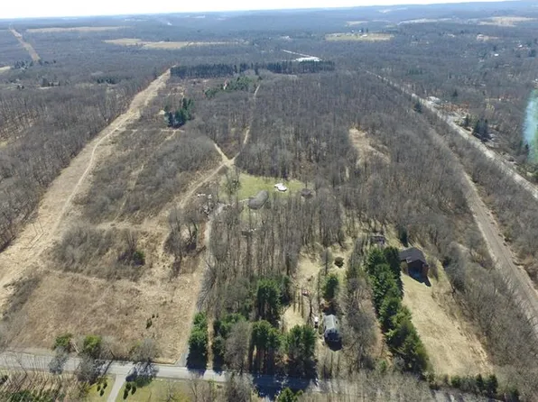 112 Stamm Rd, Slippery Rock, PA 16057