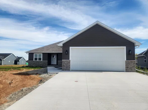 8314 Xavier Dr, Menasha, WI 54952