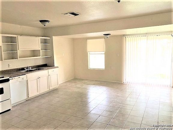 2nd image of 270 Park Ln