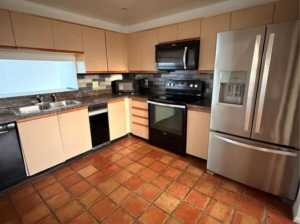 7460 La Paz Blvd APT 310