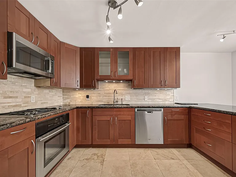 1111 Potomac Dr #A — Photo 1