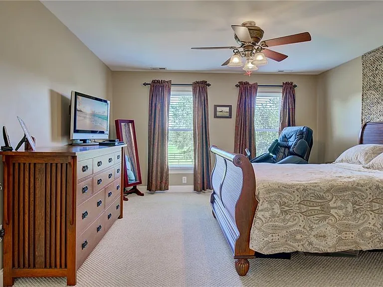 12325 Six Ponds Ln — Photo 32