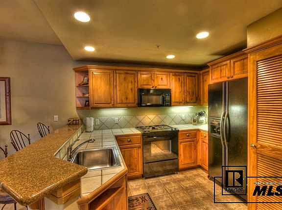 3rd image of 1463 Flattop Cir #207